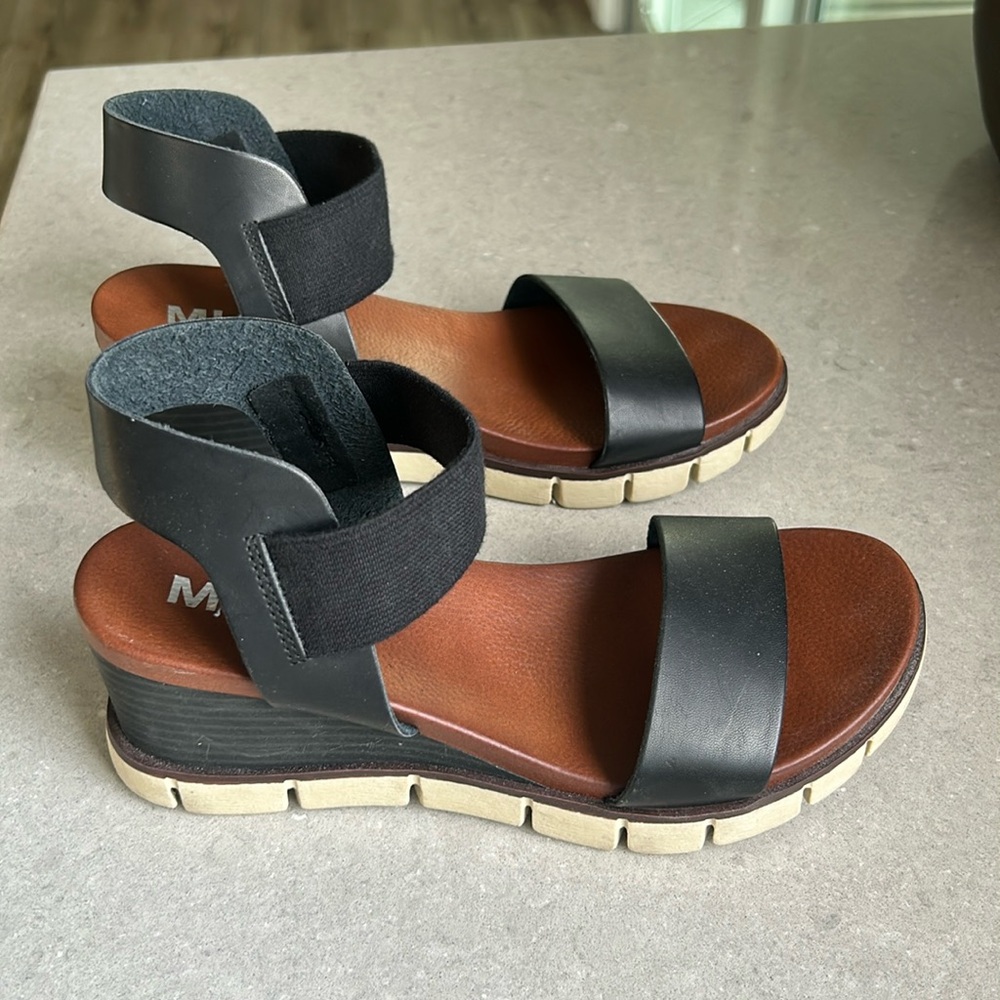 Women’s shoes